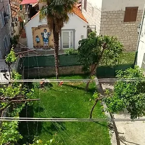 https://guest-house-with-beautiful-courtyard.splithotels.org