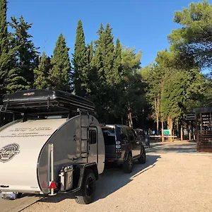 https://camping-vransko-jezero-crkvine.hotelinzadar.com